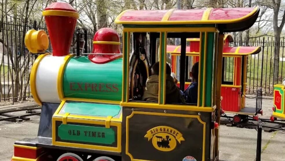 More Photos Of 11882 Metropolitan Ave, Kew Gardens Office For Sale