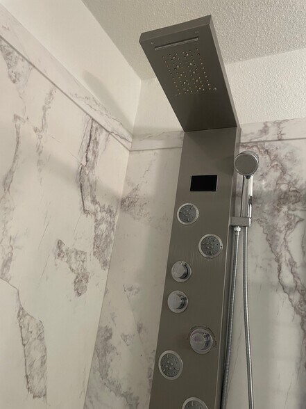 More Photos Of 31120 Riverside Dr, Lake Elsinore Office For Sale