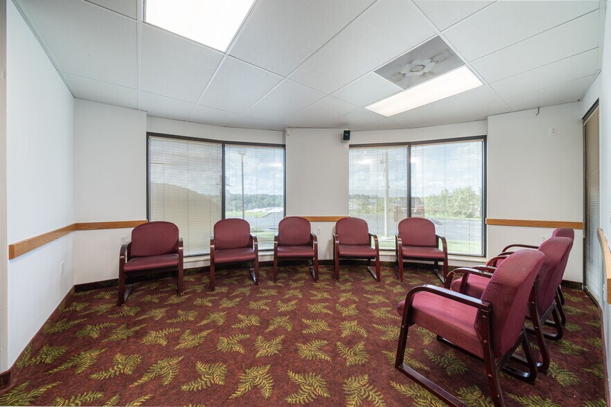 More Photos Of 1080 Caroline Dr, Washington Office For Sale