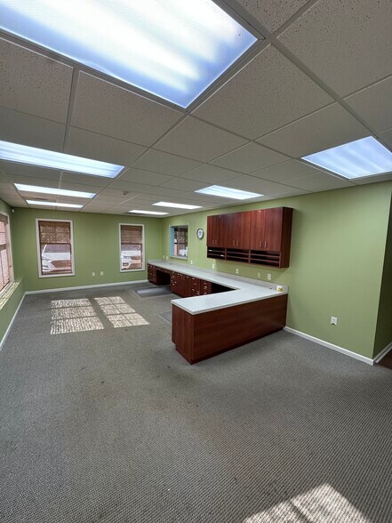 More Photos Of 517 Great Oaks Dr, Monroe Office For Lease