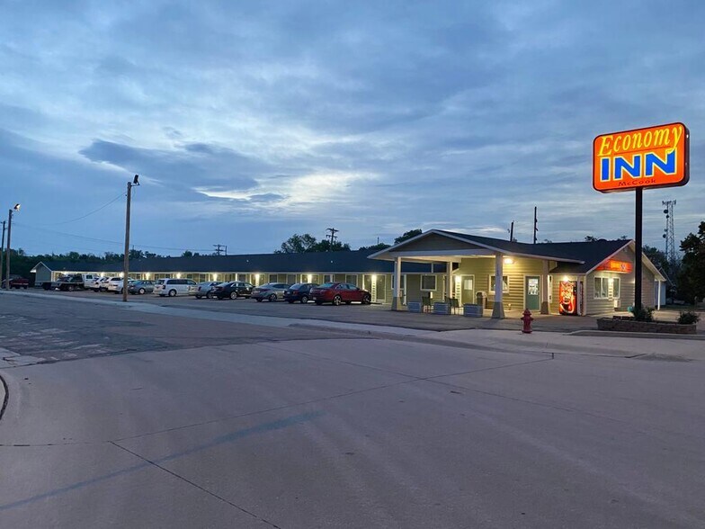 More Photos Of 1103 E B St, McCook Hotel For Sale
