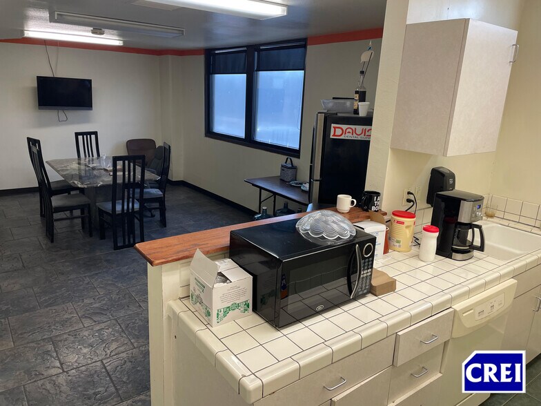 More Photos Of 1825 1st St, San Fernando Warehouse For Lease