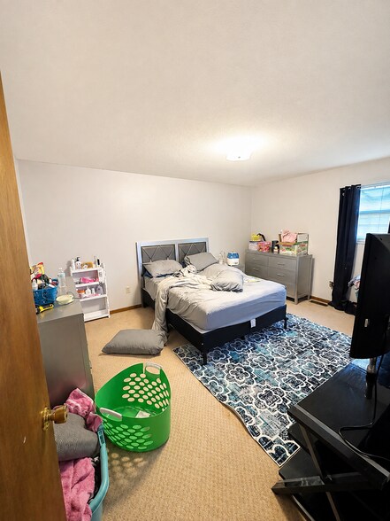 More Photos Of 48 Eastland Dr, Belleville Multifamily For Sale