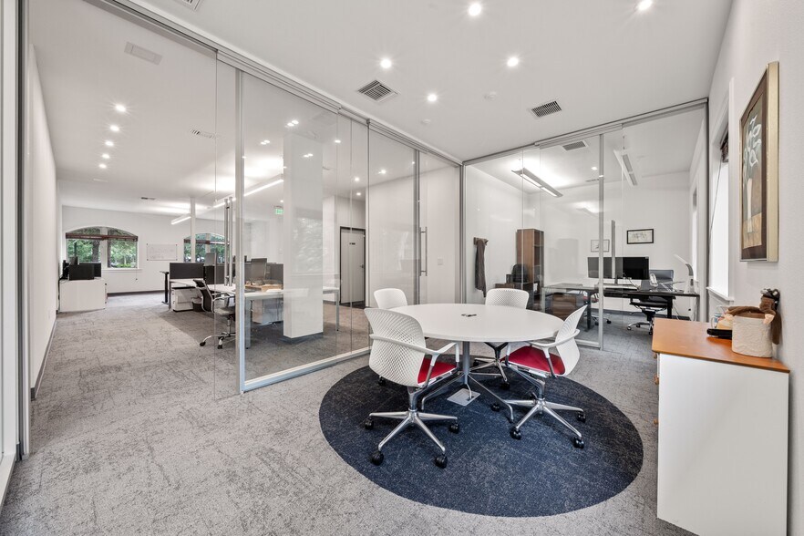 More Photos Of 2500 W William Cannon Dr, Austin Loft Creative Space For Sale