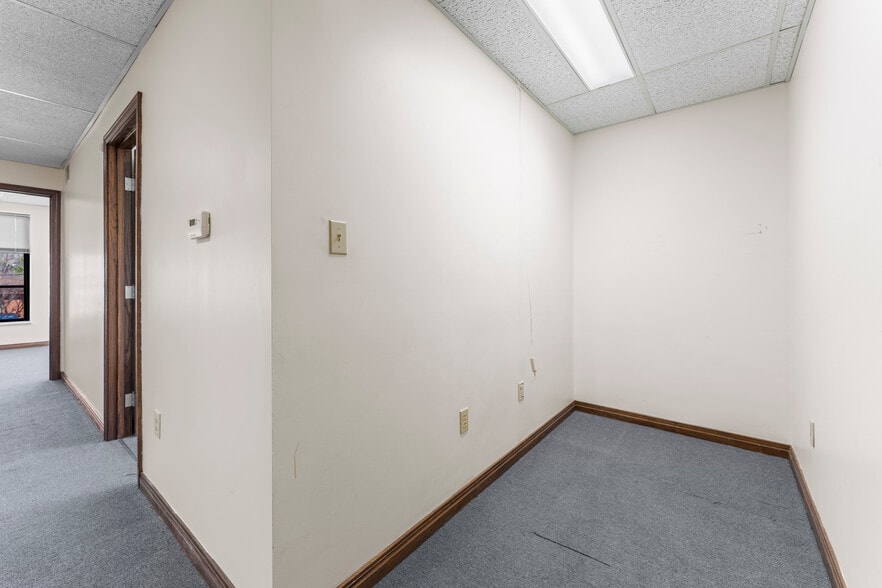 More Photos Of 600 Commerce Dr, Coraopolis Office Residential For Sale