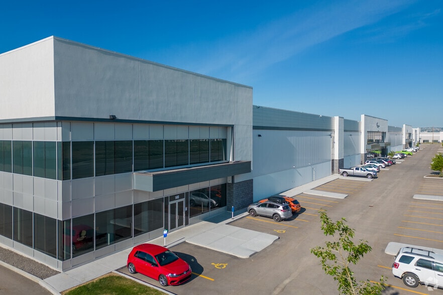 More Photos Of 1625 100 Ave NE, Calgary Industrial For Lease