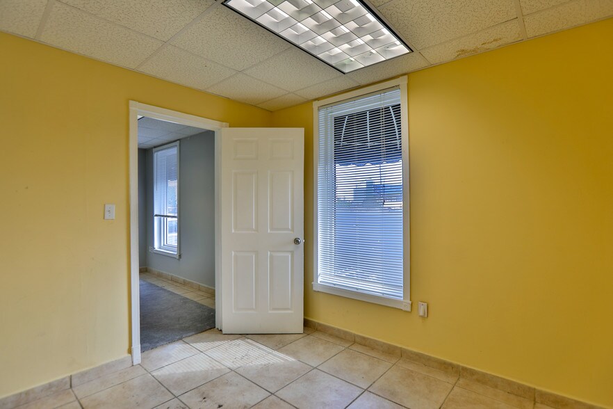 More Photos Of 888 NW 27th Ave, Miami Storefront Retail Office For Lease