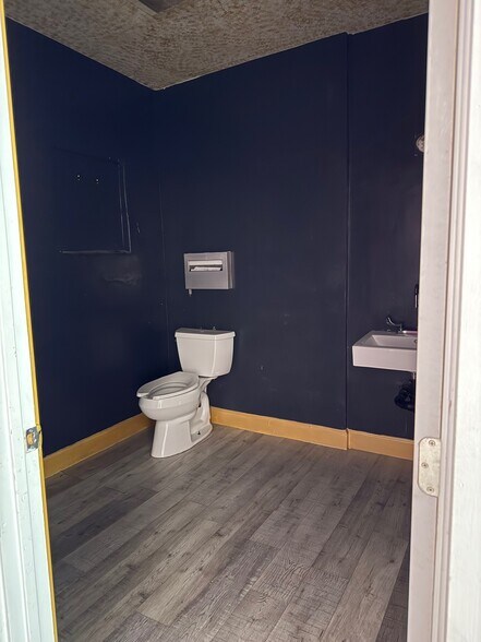 More Photos Of 3732-3740 Long Beach Blvd, Long Beach Office Residential For Lease