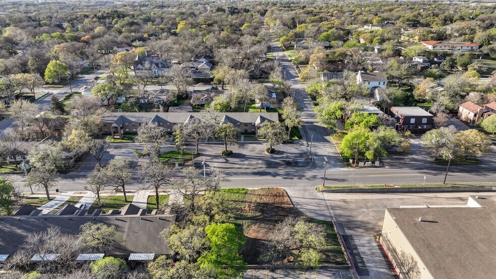 More Photos Of 514 W Oak St, Weatherford Land For Sale