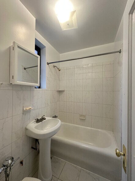 More Photos Of 3014 29th St, Long Island City Apartments For Sale