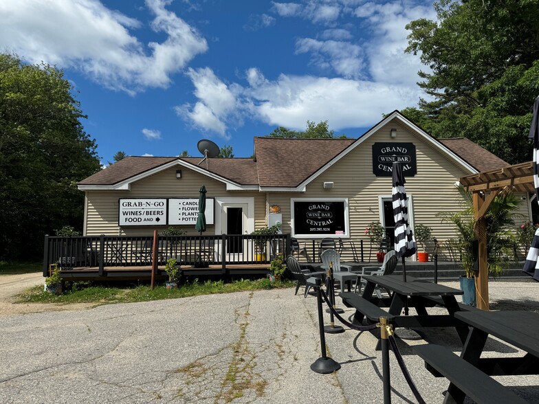 Primary Photo Of 256 Sebago Rd, Sebago Restaurant For Sale