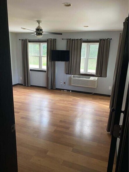 More Photos Of N18078 County Road T, Galesville General Retail For Sale