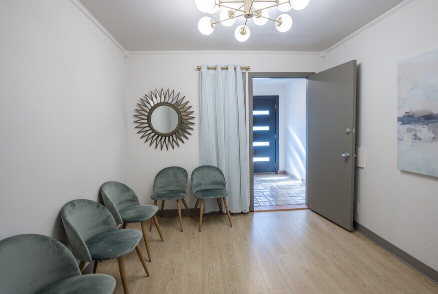 More Photos Of , Ardmore Office For Sale