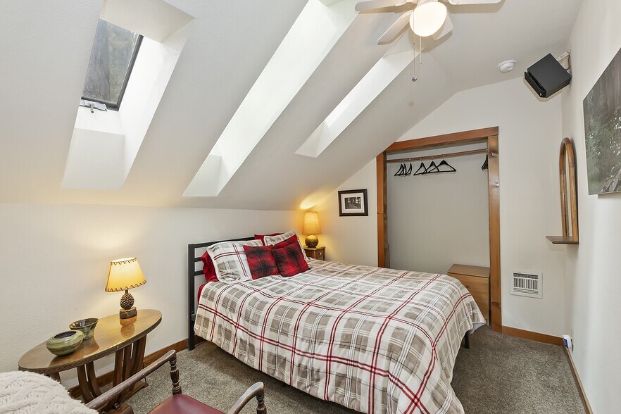 More Photos Of 39128 N Shore Dr, Fawnskin Specialty For Sale