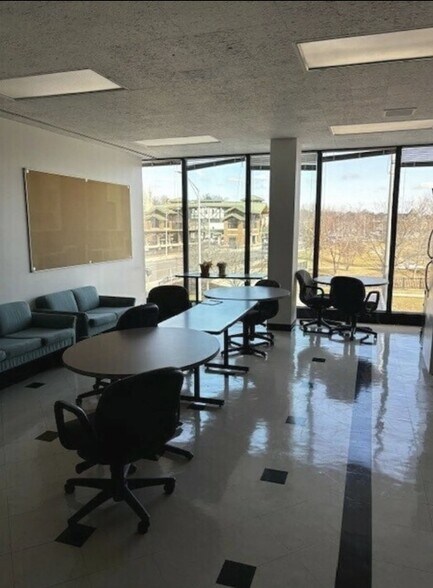 More Photos Of 43 E Main St, Meriden Bank For Lease