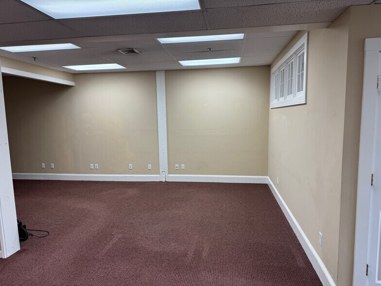 More Photos Of 45 Walden St, Concord Office For Lease