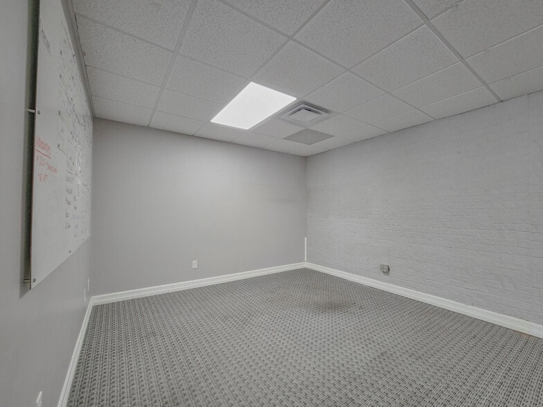 More Photos Of 6001 Nw Expressway, Oklahoma City Office For Sale