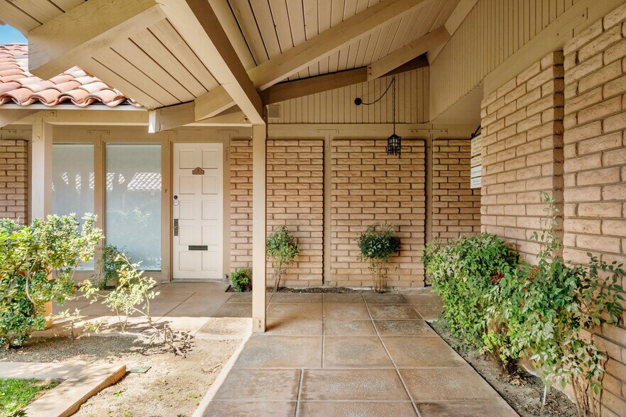 More Photos Of 13362 Newport Ave, Tustin Unknown For Lease