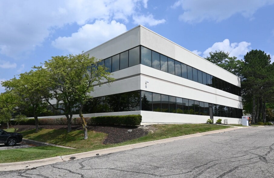 More Photos Of 35055 W 12 Mile Rd, Farmington Hills Office For Lease
