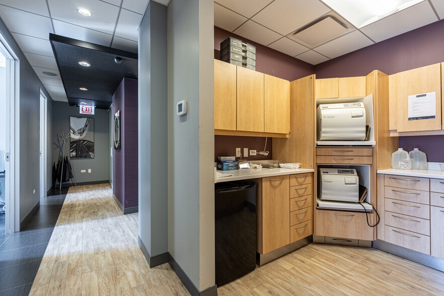 More Photos Of 50 E Washington St, Chicago Office For Sale