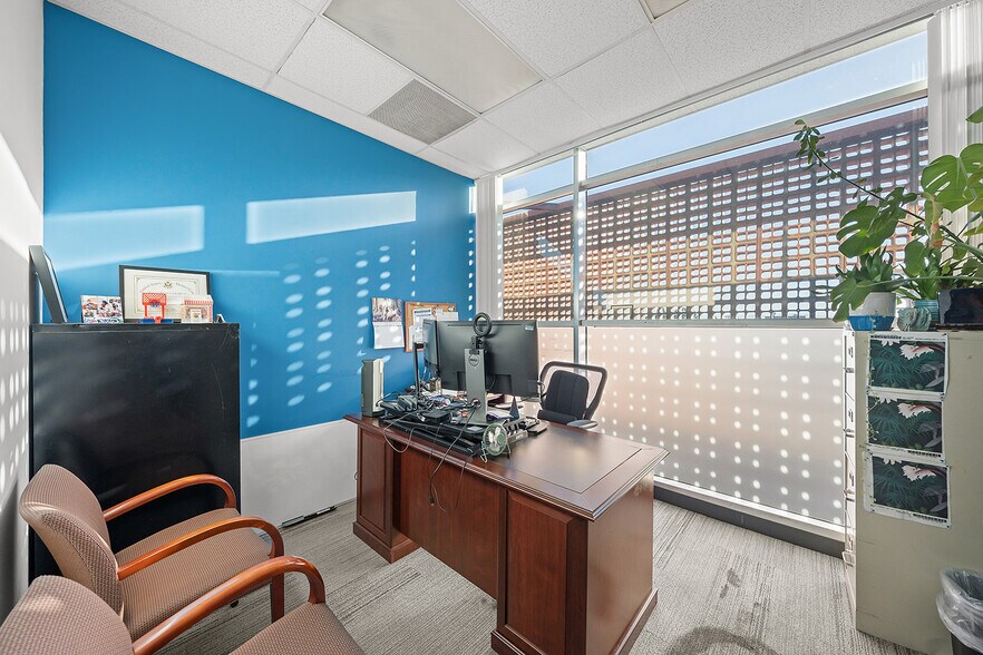 More Photos Of 5301 Whittier Blvd, Los Angeles Office For Lease