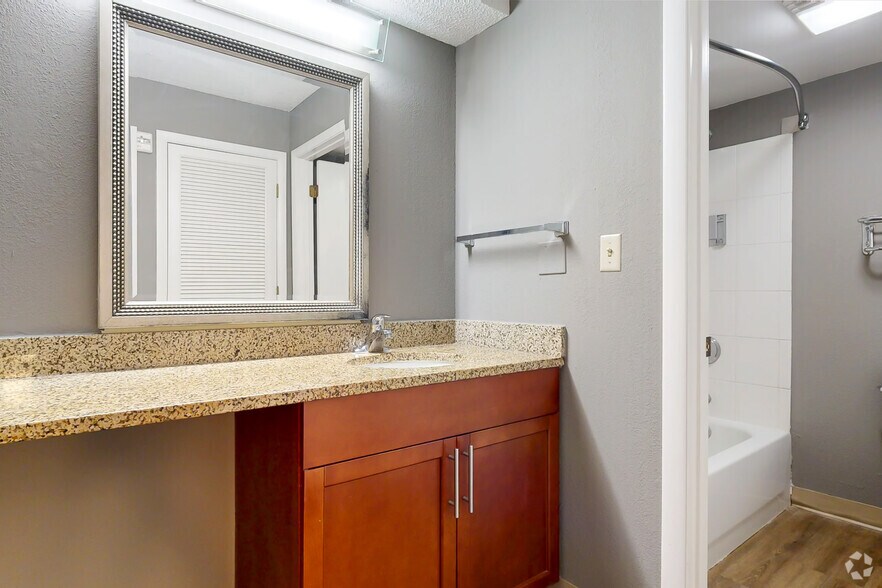 More Photos Of 3 Greenhill Pky, Birmingham Apartments For Sale