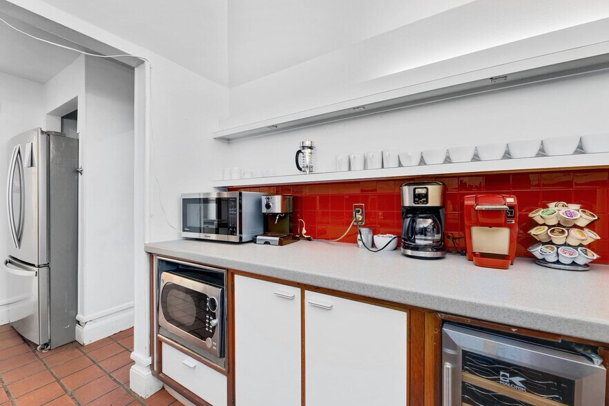 More Photos Of 410 E 6th St, Austin Loft Creative Space For Lease