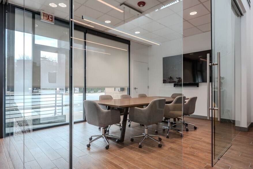 More Photos Of 1290 N Clybourn Ave, Chicago Office For Sale