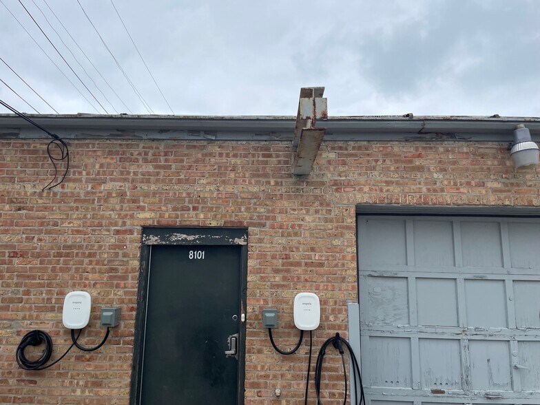 More Photos Of 8101 Monticello Ave, Skokie Flex For Sale