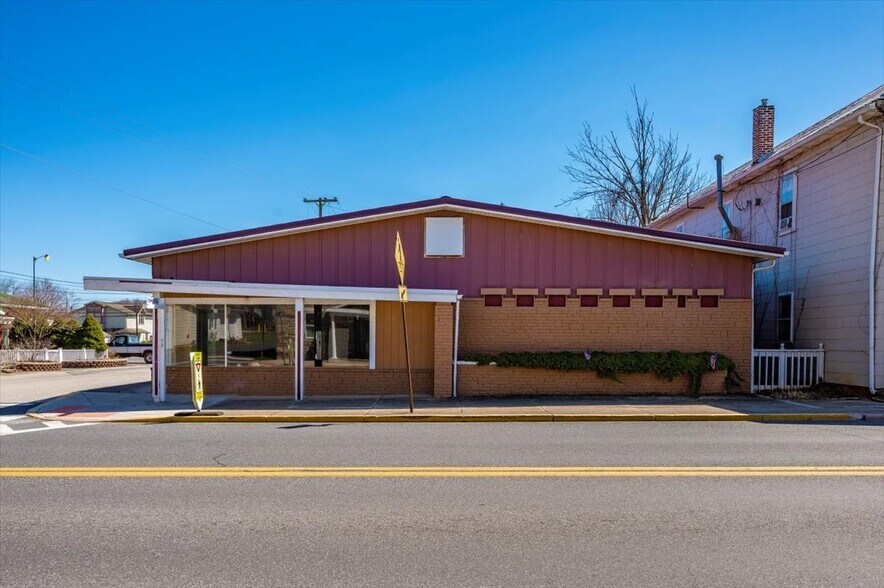 More Photos Of 100 W Main St, Fairfield Freestanding For Sale