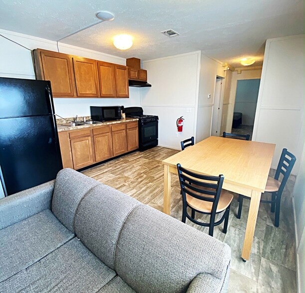 More Photos Of 6772 E Goldenrod Dr, Gardendale Manufactured Housing Mobile Home Park For Sale