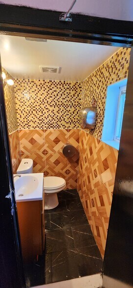 More Photos Of 568 Utica Ave, Brooklyn General Retail For Lease