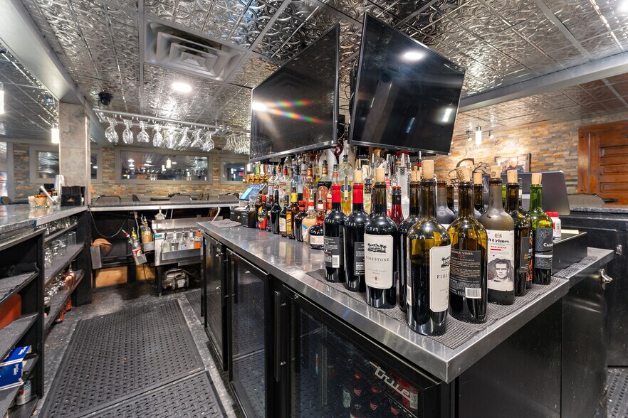 More Photos Of 4305 Portage St NW, Canton Restaurant For Sale