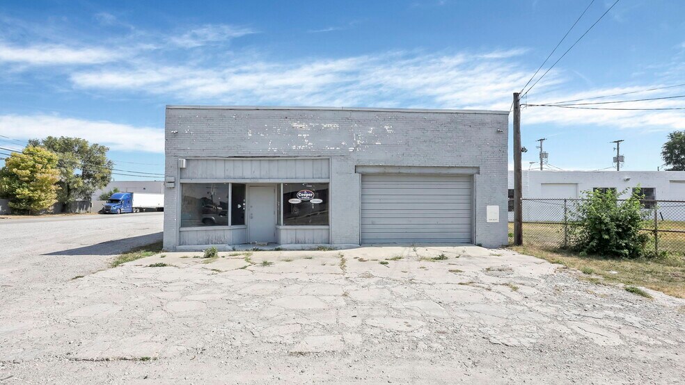 More Photos Of 2140 S High St, Columbus Storefront Retail Office For Lease