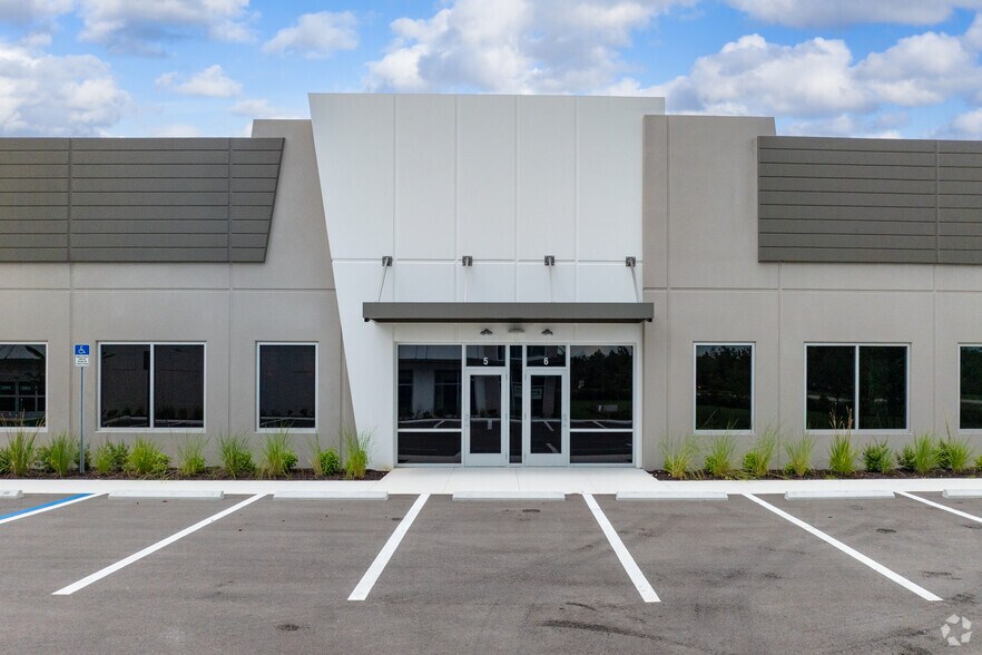 More Photos Of 7530 Penzance Blvd, Fort Myers Unknown For Lease
