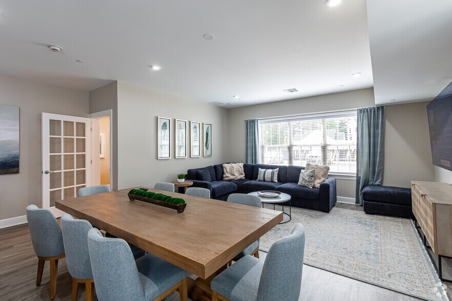 More Photos Of 800 Federal Rd, Brookfield Apartments For Lease