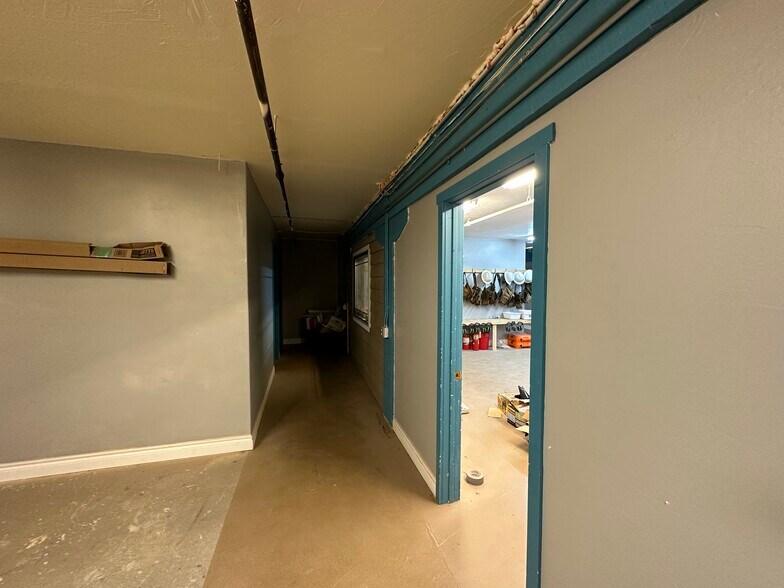 More Photos Of 1531 National Ave, Helena Flex For Sale