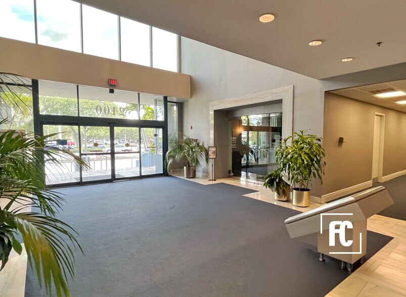 More Photos Of 2100 SE Ocean Blvd, Stuart Medical For Lease
