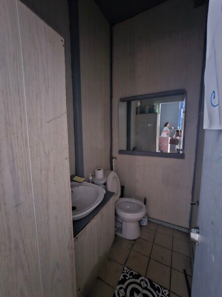 More Photos Of 2324 Two Notch Rd, Columbia Freestanding For Sale