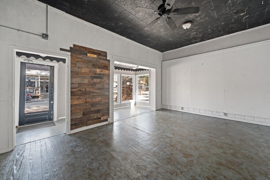 More Photos Of 26407 Preston Ave, Spring Storefront Retail Residential For Sale