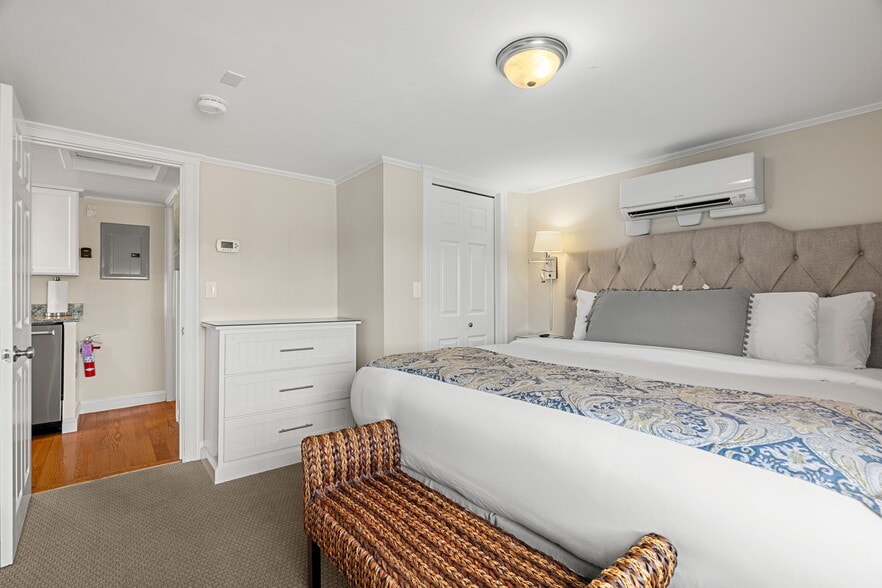 More Photos Of 175 Bridge Rd, Salisbury Hotel For Sale