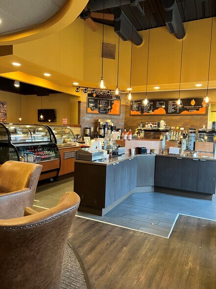 More Photos Of 269 16th St W, Dickinson Freestanding For Lease