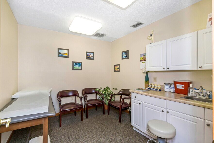 More Photos Of 701 N Hercules Ave, Clearwater Medical For Lease