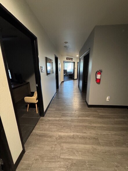 More Photos Of 2906 E Coronado St, Anaheim Warehouse For Lease