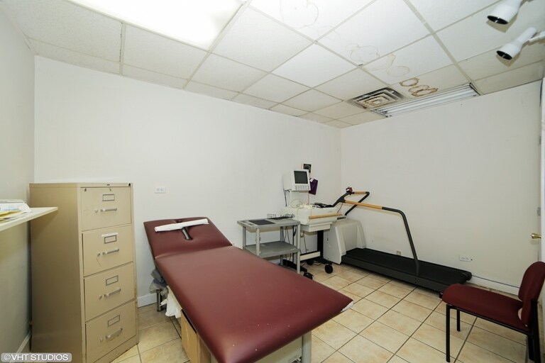 More Photos Of 2611 S Lawndale Ave, Chicago Medical For Sale