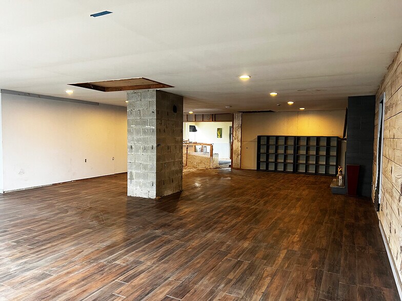 More Photos Of 124 Clinton St, Delaware City Storefront Retail Residential For Sale