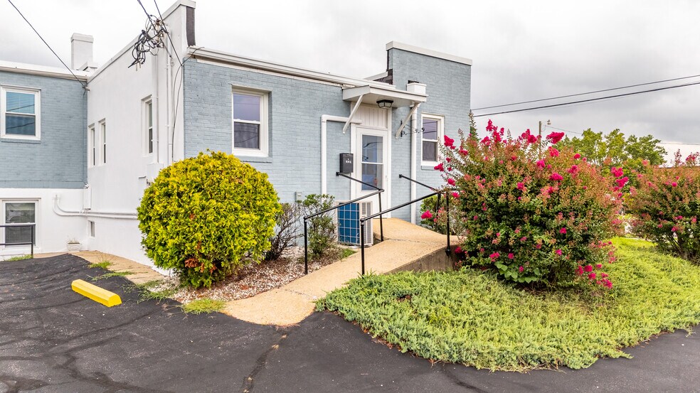 More Photos Of 525 7th St, Altavista Office For Sale