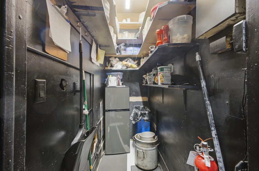 More Photos Of 352 Quaker Rd, Queensbury Restaurant For Sale