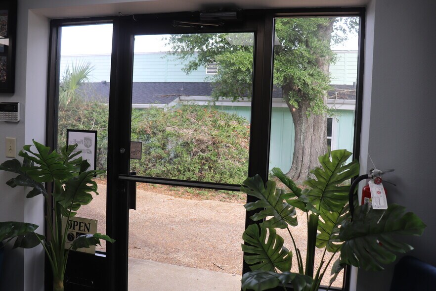 More Photos Of 1188 Gulf Breeze Pky, Gulf Breeze Flex For Sale