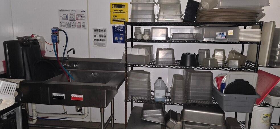 More Photos Of 1401 Texas 16, Graham Restaurant For Sale